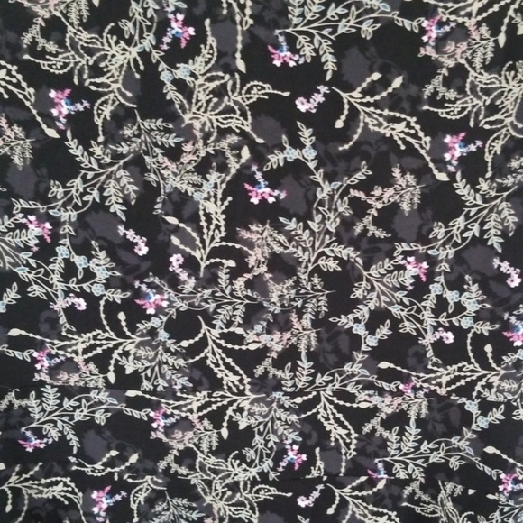 Black Floral Print Dress - Picture 2 of 4